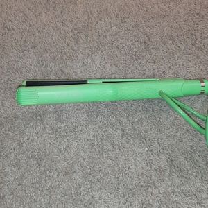 Josè Eber Flat iron